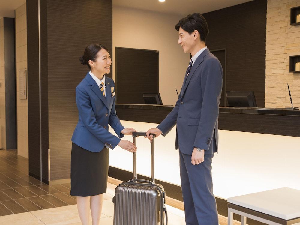 Comfort Hotel Shin-Osaka Exteriör bild