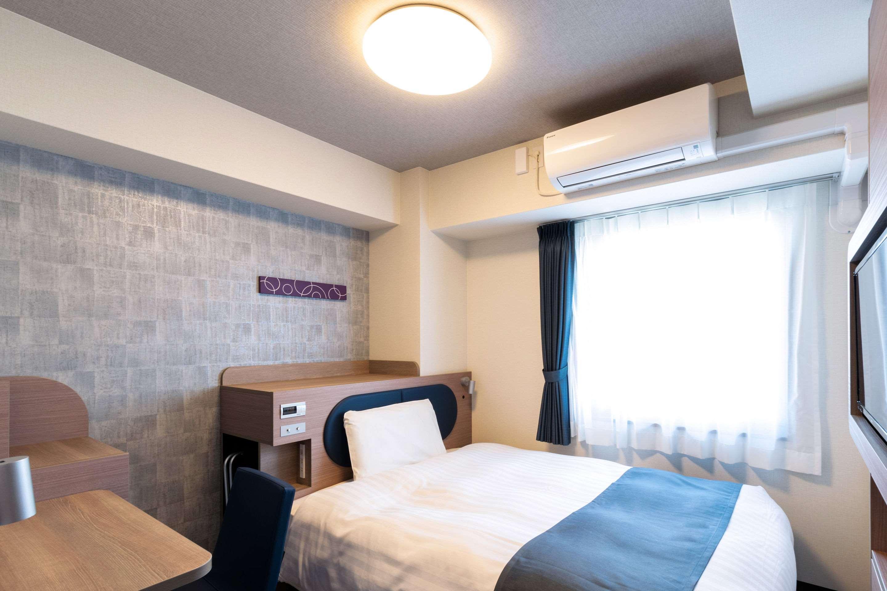 Comfort Hotel Shin-Osaka Exteriör bild